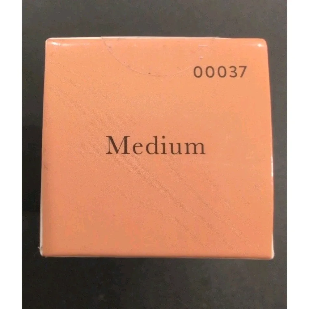 Laura Geller Double Take Liquid Foundation in Medium 1 fl oz New in Box